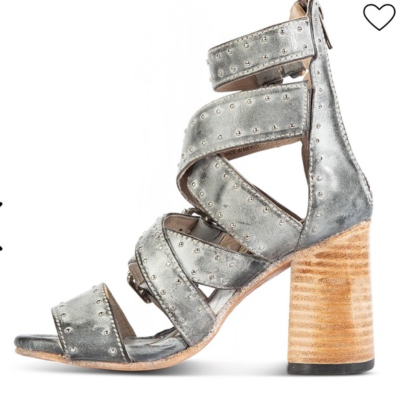 FREEBIRD BY STEVEN TANICA ICE LEATHER SANDALS W/SILVER STUD DETAILING SIZE 8 - Picture 3 of 7